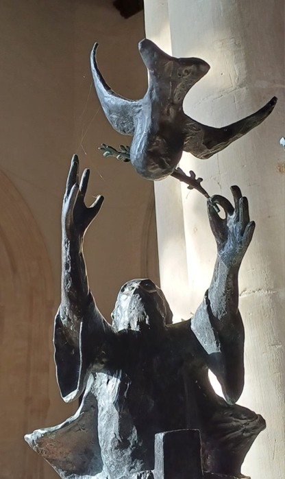 Sculpture of Noah releasing the dover by Liliane Yauner in Orford Church